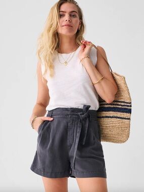 Faherty Arlie faded black linen blend relaxed paper bag shorts small